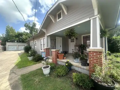 129 East Crockett Street, La Grange, TX 78945