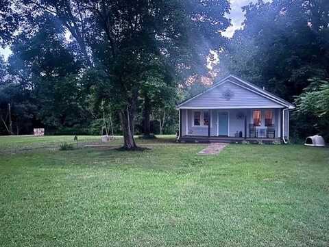 560 Evergreen Ave., Appomattox, VA 24522