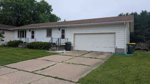 2077 N Dewey Avenue, Reedsburg, WI 53959