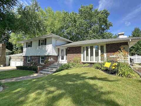 639 Sunset Drive, Janesville, WI 53548