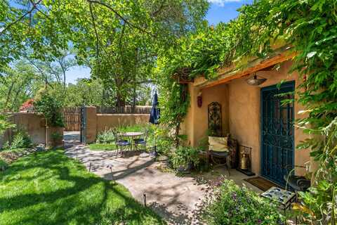 925 Acequia Madre, Santa Fe, NM 87505