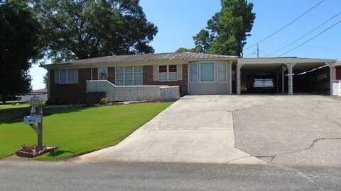 103 Plant St, Muscle Shoals, AL 35661