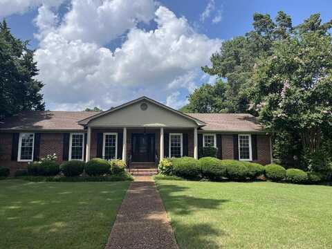 142 Cedarcrest Dr, Florence, AL 35630