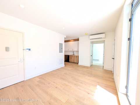 3865 Amboy Road, Staten Island, NY 10308