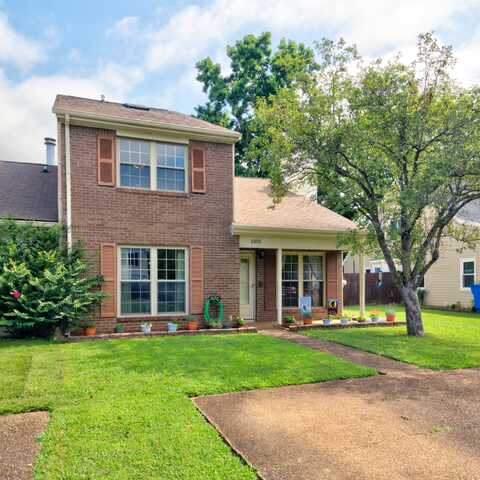1303 Village Green Drive, Hixson, TN 37343