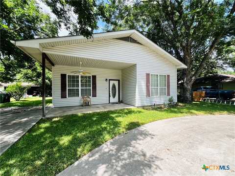 208 E 20th Street, Cameron, TX 76520