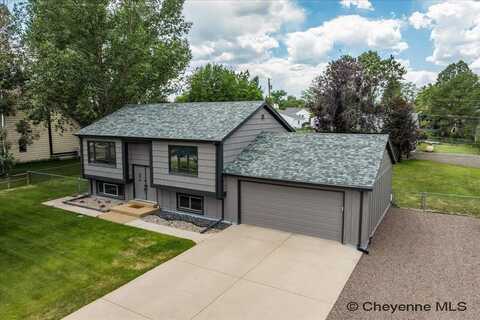 2114 PARK AVE, Cheyenne, WY 82007
