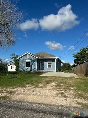 204 Barefield Street, Refugio, TX 78377