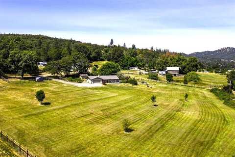 4480 Dark Hollow Road, Medford, OR 97501