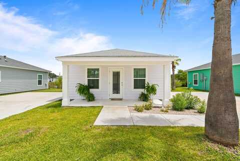 250 Oasis Cir, Rockport, TX 78382