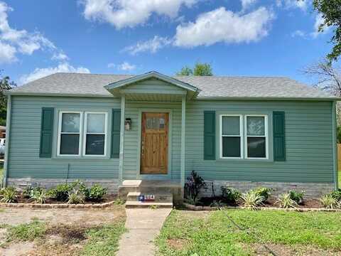 604 E Warren Avenue, Kingsville, TX 78363