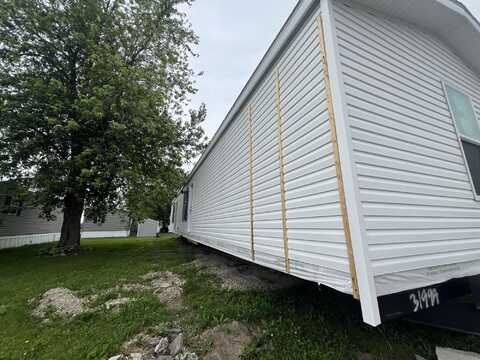 8514 Chanel Ct, Newport, MI 48166