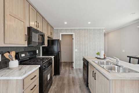 2227 Douglas Dr, Highland, MI 48357