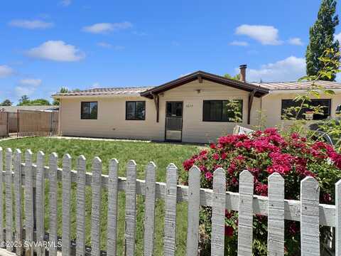 3219 N Manor Rd, Flagstaff, AZ 86004