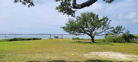 202 S 34th Street, Morehead City, NC 28557
