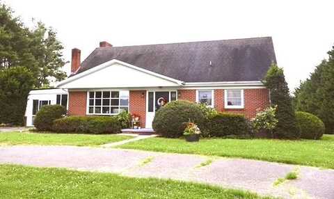 659 Comers Rock Rd, Elk Creek, VA 24326