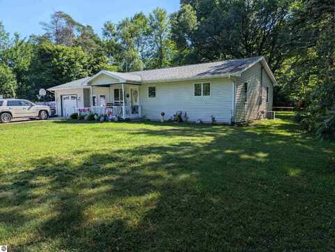 2974 Kaiser Street, Pinconning, MI 48650