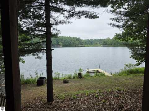 18823 Lakewood Circle, Lake Ann, MI 49650