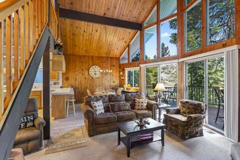 580 Arrowhead Villa Road, Lake Arrowhead, CA 92352