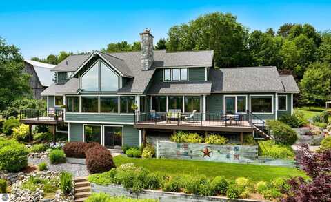 6730 S Glazier Beach Drive, Cedar, MI 49621