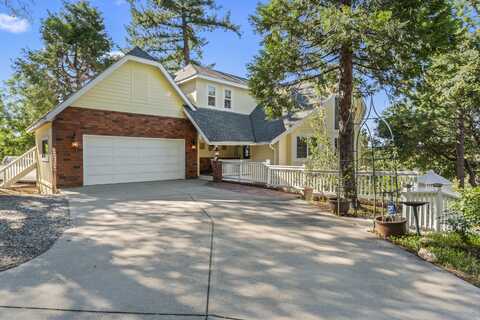 692 Zurich Drive, Lake Arrowhead, CA 92352