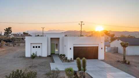 7082 Avalon Avenue, Yucca Valley, CA 92284