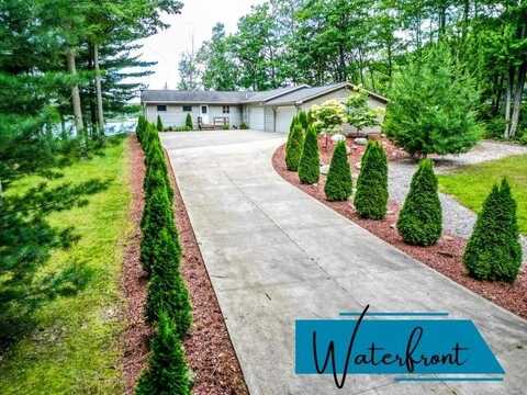 4250 Hayes, Harrison, MI 48625