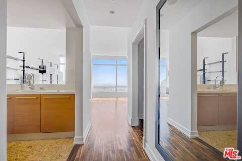 900 W Olympic Blvd, Los Angeles, CA 90015