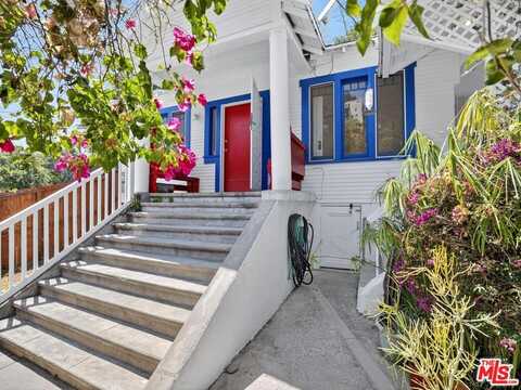 2565 Glen Green St, Los Angeles, CA 90068