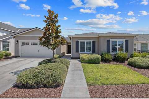 1851 Softwind Drive, Tulare, CA 93274