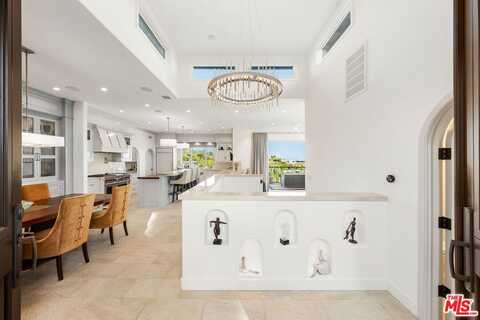 1380 Summitridge Pl, Beverly Hills, CA 90210