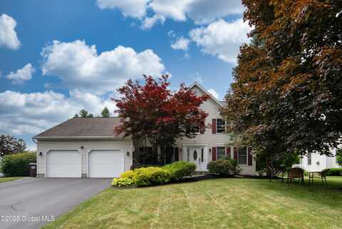 24 Iroquois Trail, Bethlehem, NY 12159