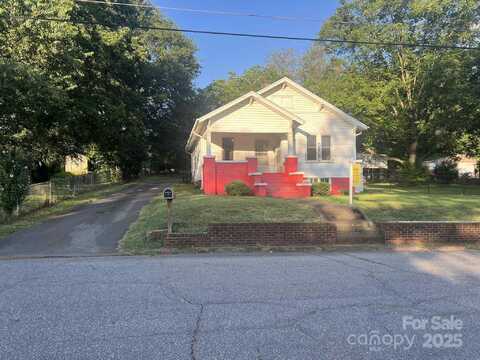 325 N Caldwell Avenue, Newton, NC 28658