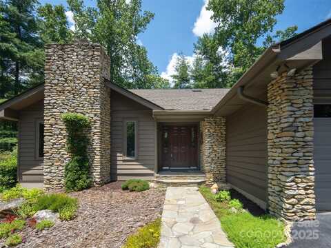 19 Jasmine Place, Laurel Park, NC 28739