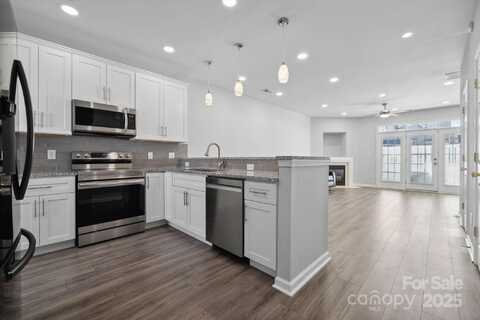 4211 Center Place Drive, Harrisburg, NC 28075