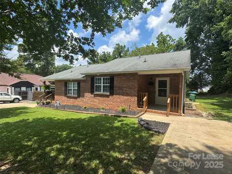 313 E Washington Avenue, Bessemer City, NC 28016