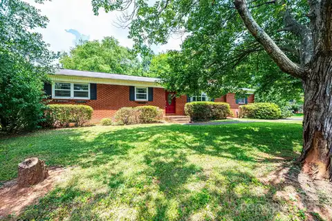 1008 2nd Street SE, Conover, NC 28613