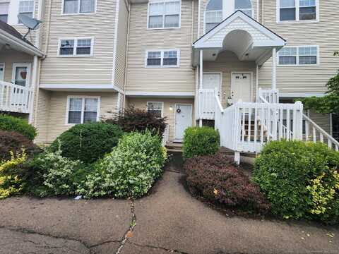 2390 State Street, Hamden, CT 06517