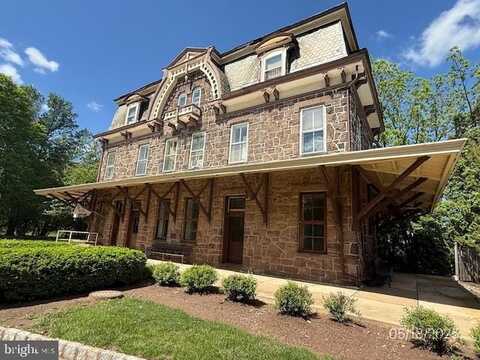 16 RAILROAD PLACE, PENNINGTON, NJ 08534