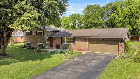 700 Carlsbrook Drive, Beavercreek, OH 45434