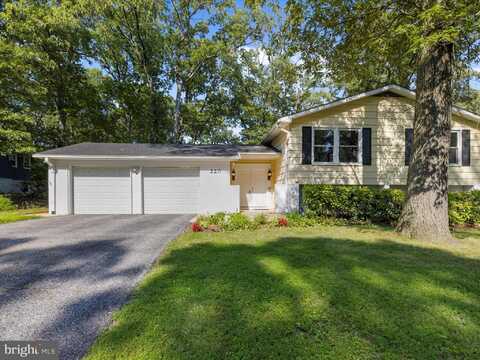 220 FALCON DRIVE, PASADENA, MD 21122