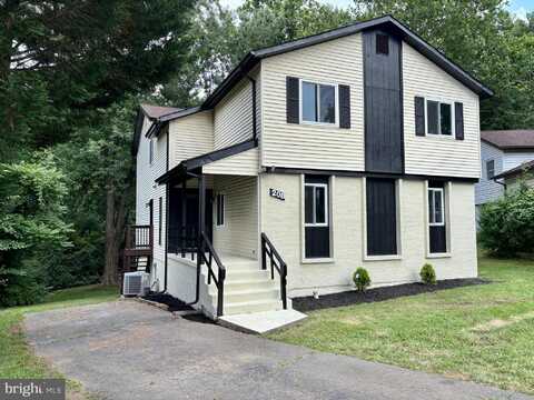 208 KEYES COURT, STERLING, VA 20164