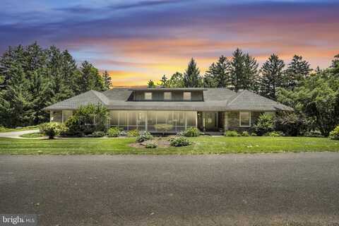 220 LONGVIEW BOULEVARD, GETTYSBURG, PA 17325