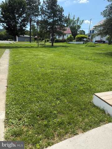83 JACKSON STREET, PAW PAW, WV 25434