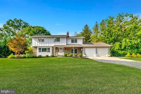 4 LARKSPUR LANE, LAWRENCE, NJ 08648