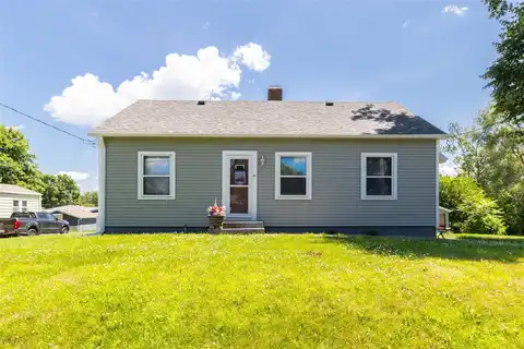3851 E 25th Street, Des Moines, IA 50317