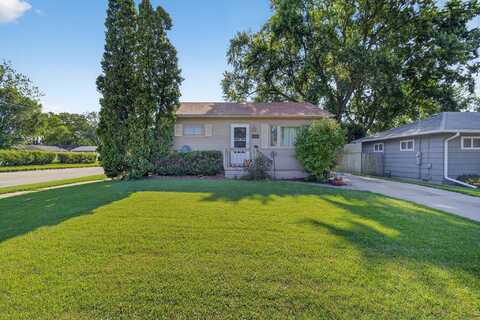 4151 68th Street, Urbandale, IA 50322