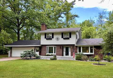 W8660 Orchard, Iron Mountain, MI 49801