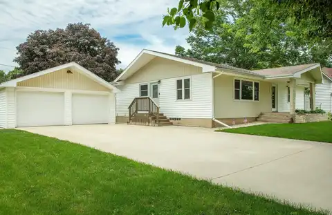 615 Pine St, Allison, IA 50602