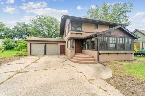 1009 11th Street, Eldora, IA 50627